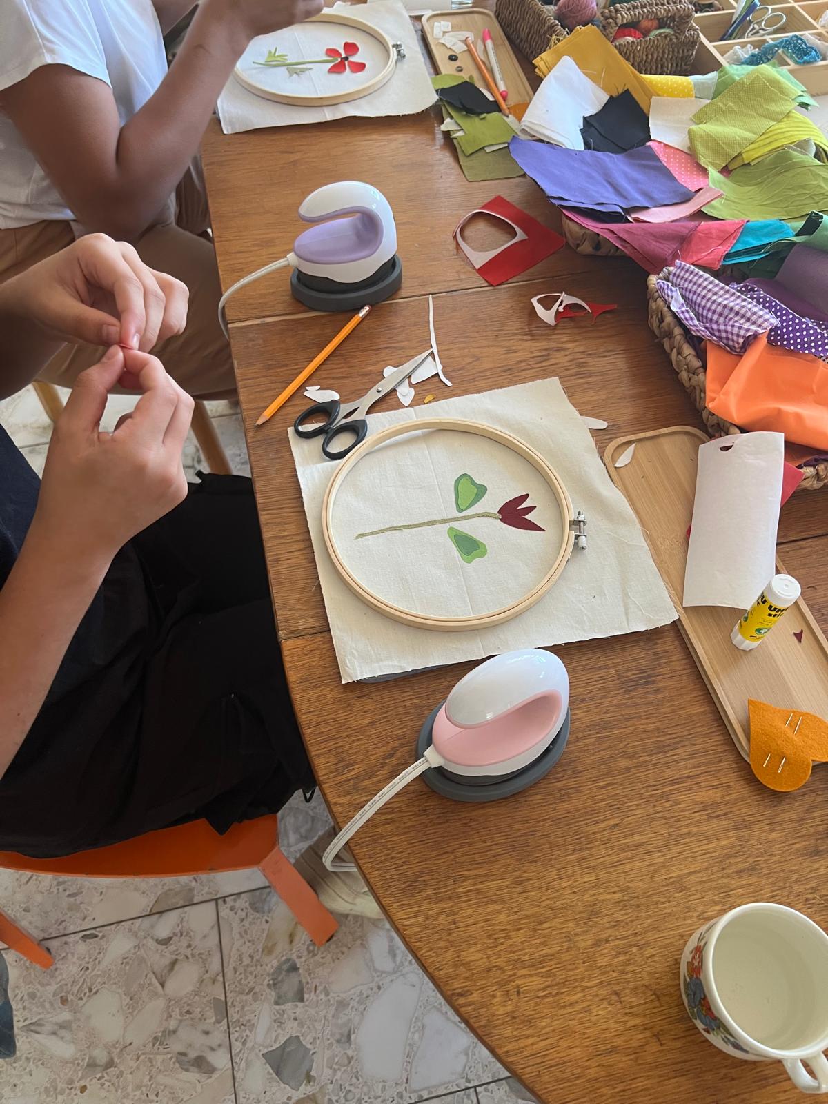 סדנת יצירת תמונת פרח אביבי