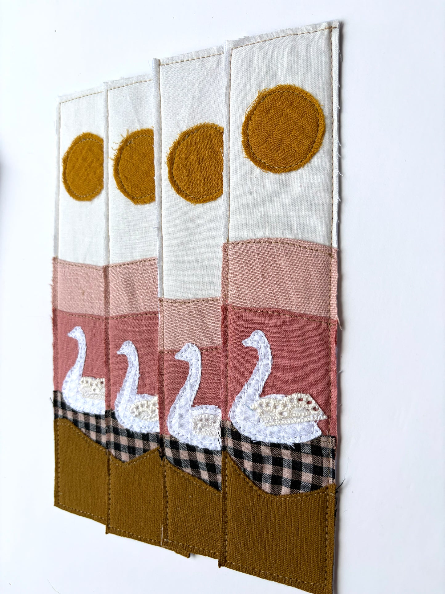 סימניה ברבור לבן