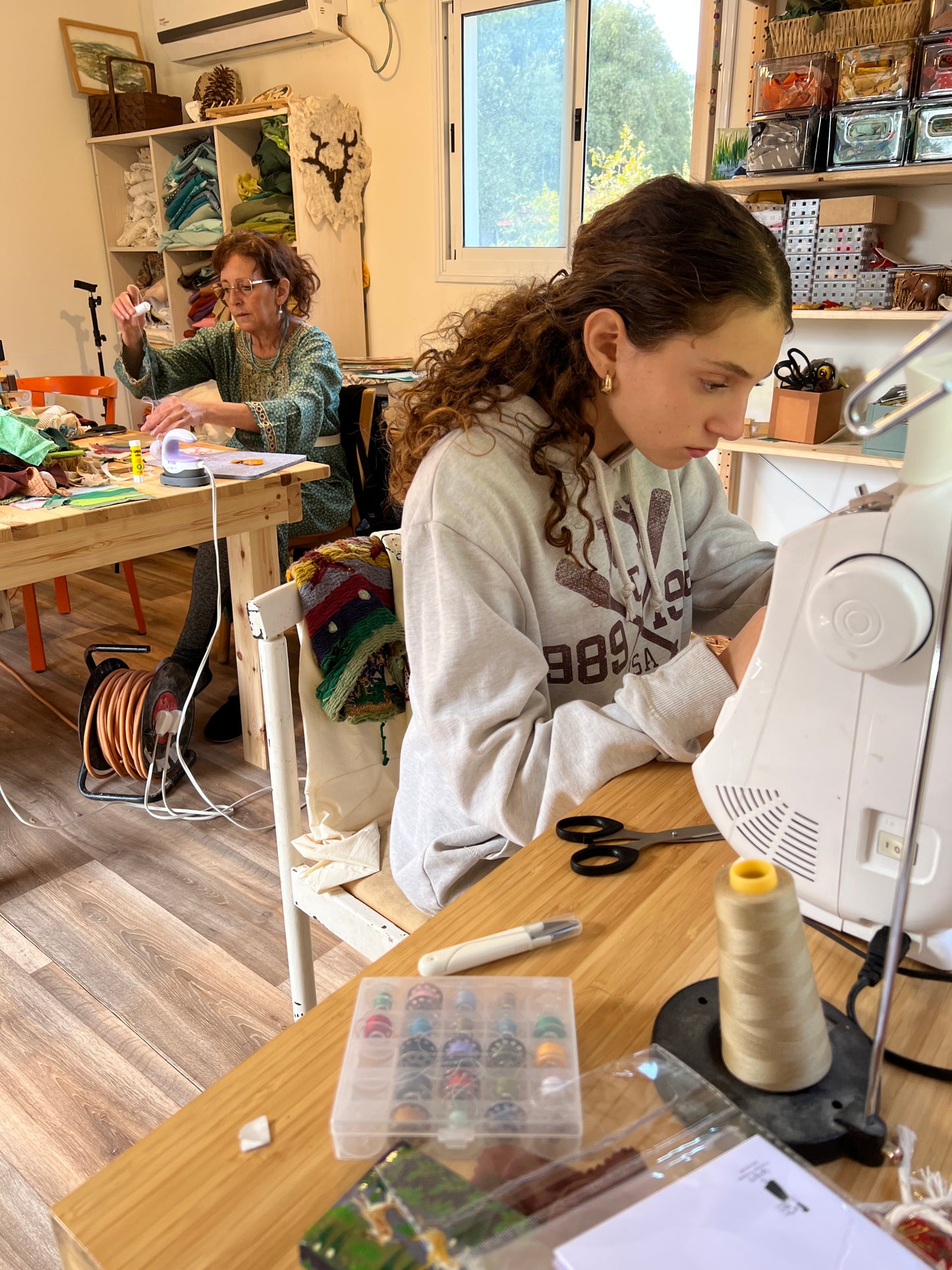 סדנת תפירה זוגית - יצירת תמונת בד נוף אישי