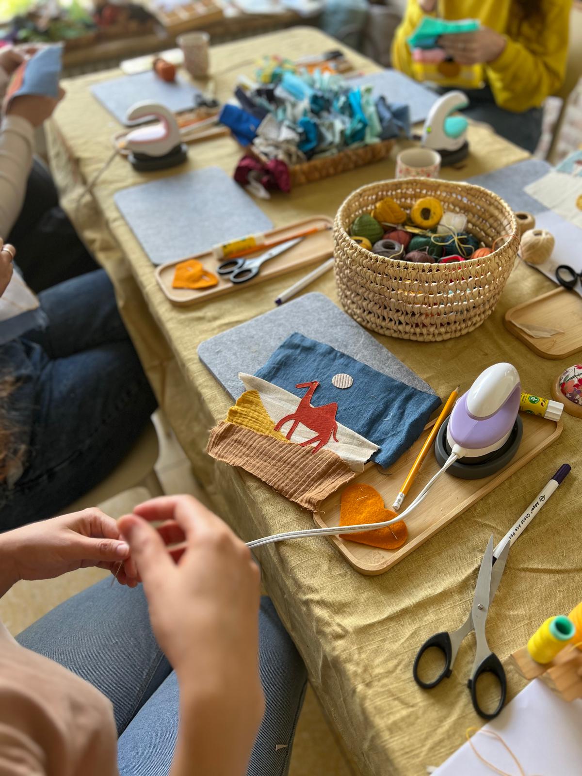 סדנת תפירה זוגית - יצירת תמונת בד נוף אישי